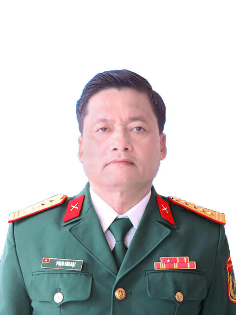 Đại tá PHẠM VĂN ĐẠT