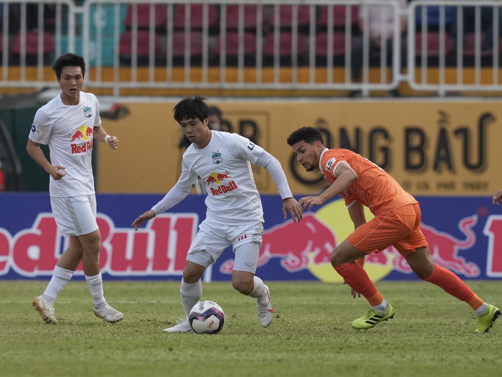 Kết quả bóng đá HAGL 2-1 CLB Bình Định: Công Phượng im lặng, Văn Toàn lên tiếng! - ảnh 3