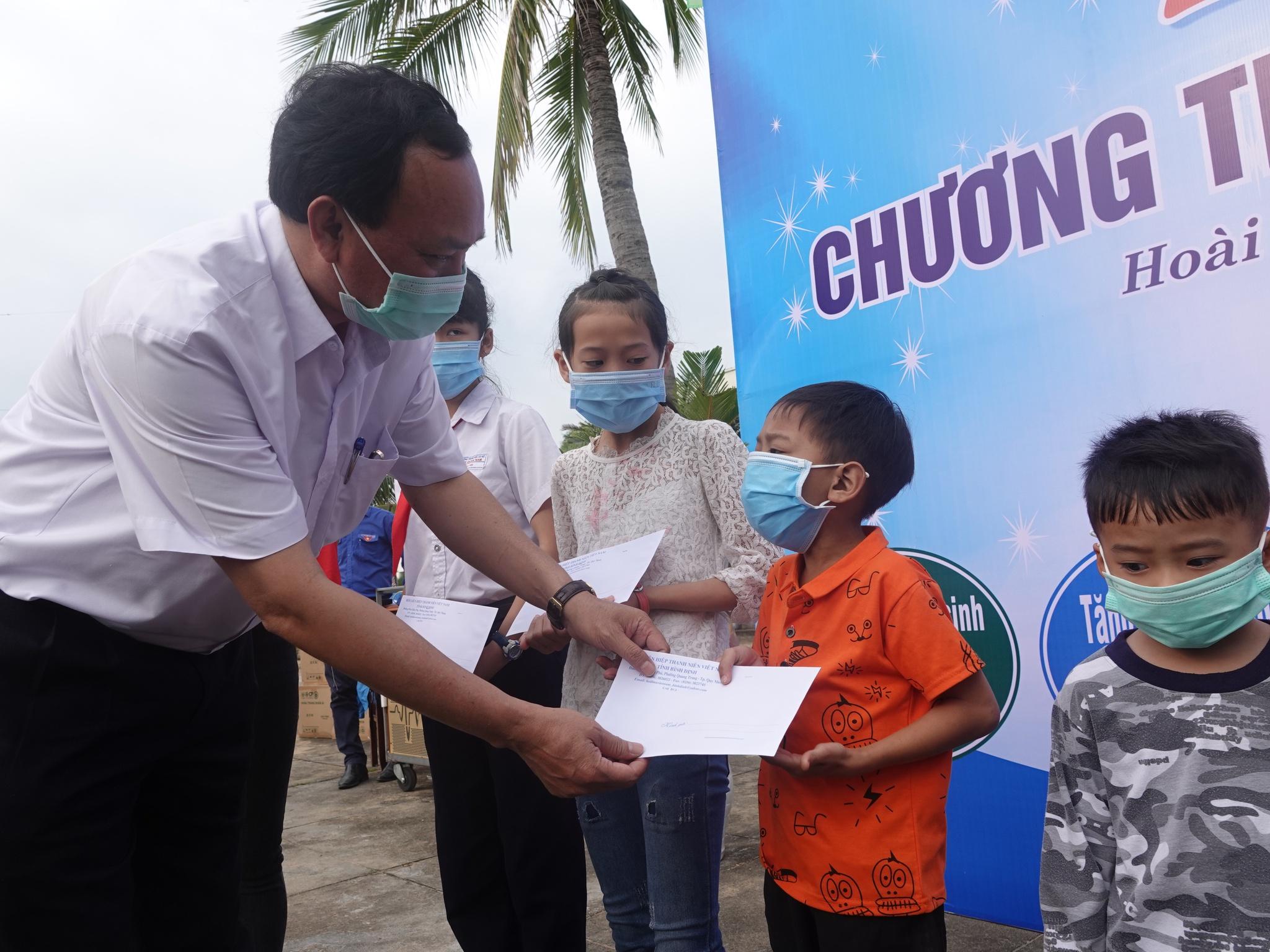 Thanh niên Bình Định tổ chức nhiều hoạt động tại Chương trình Tháng Ba biên giới - ảnh 6