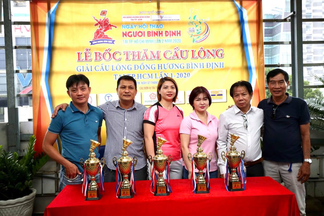 Đôi đương kim á quân cầu lông quốc gia hâm nóng Hội thao người Bình Định - ảnh 1