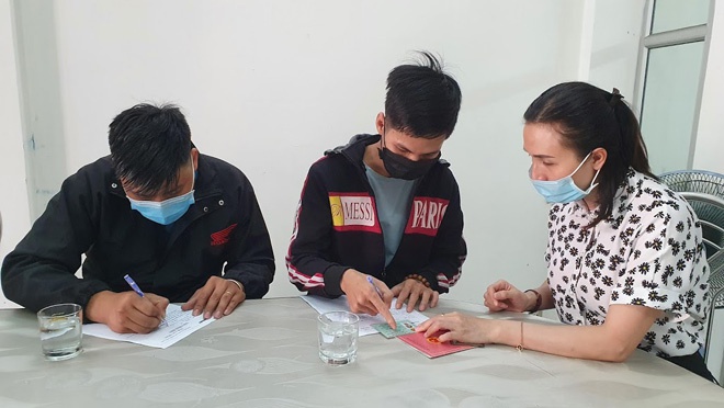 Chủ tịch UBND tỉnh Bình Định tặng bằng khen Văn phòng đại diện Báo Thanh Niên - ảnh 3