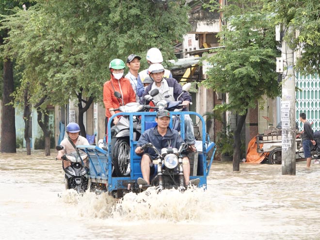 Bình Định: Lũ dâng bất ngờ, không kịp trở tay - ảnh 7