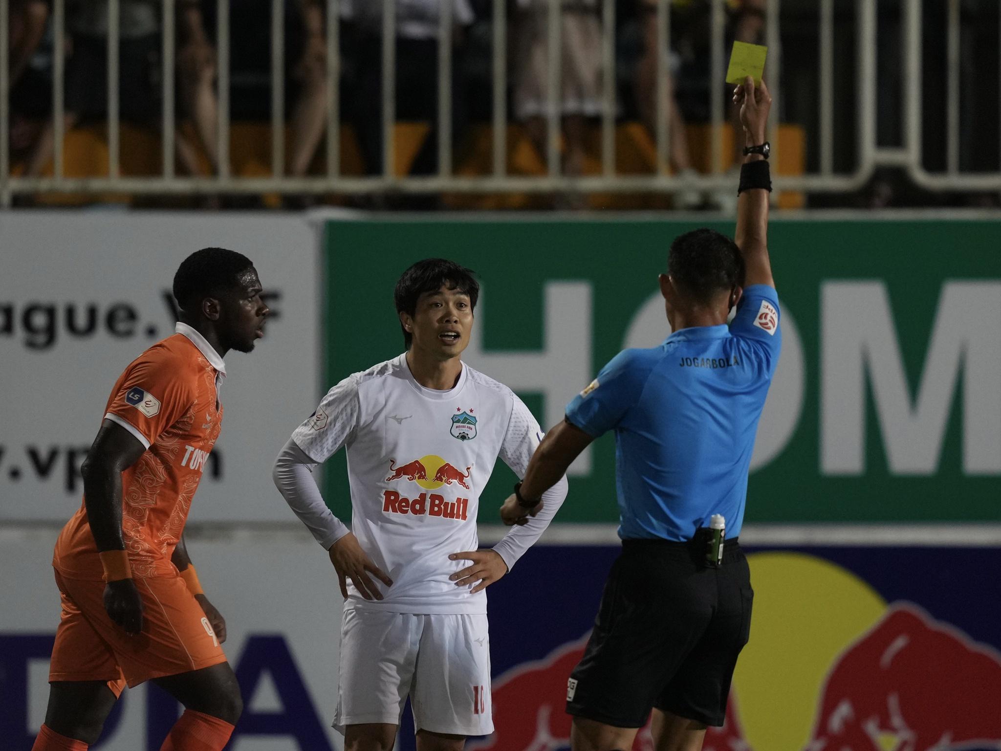 Kết quả bóng đá HAGL 2-1 CLB Bình Định: Công Phượng im lặng, Văn Toàn lên tiếng! - ảnh 10