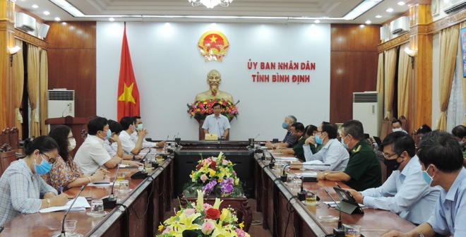 Xử lý kiên quyết xe chở hàng, chở người từ vùng dịch Covid-19 vào Bình Định - ảnh 1