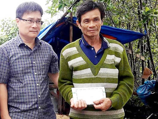 Chủ tịch UBND tỉnh Bình Định tặng bằng khen Văn phòng đại diện Báo Thanh Niên - ảnh 2