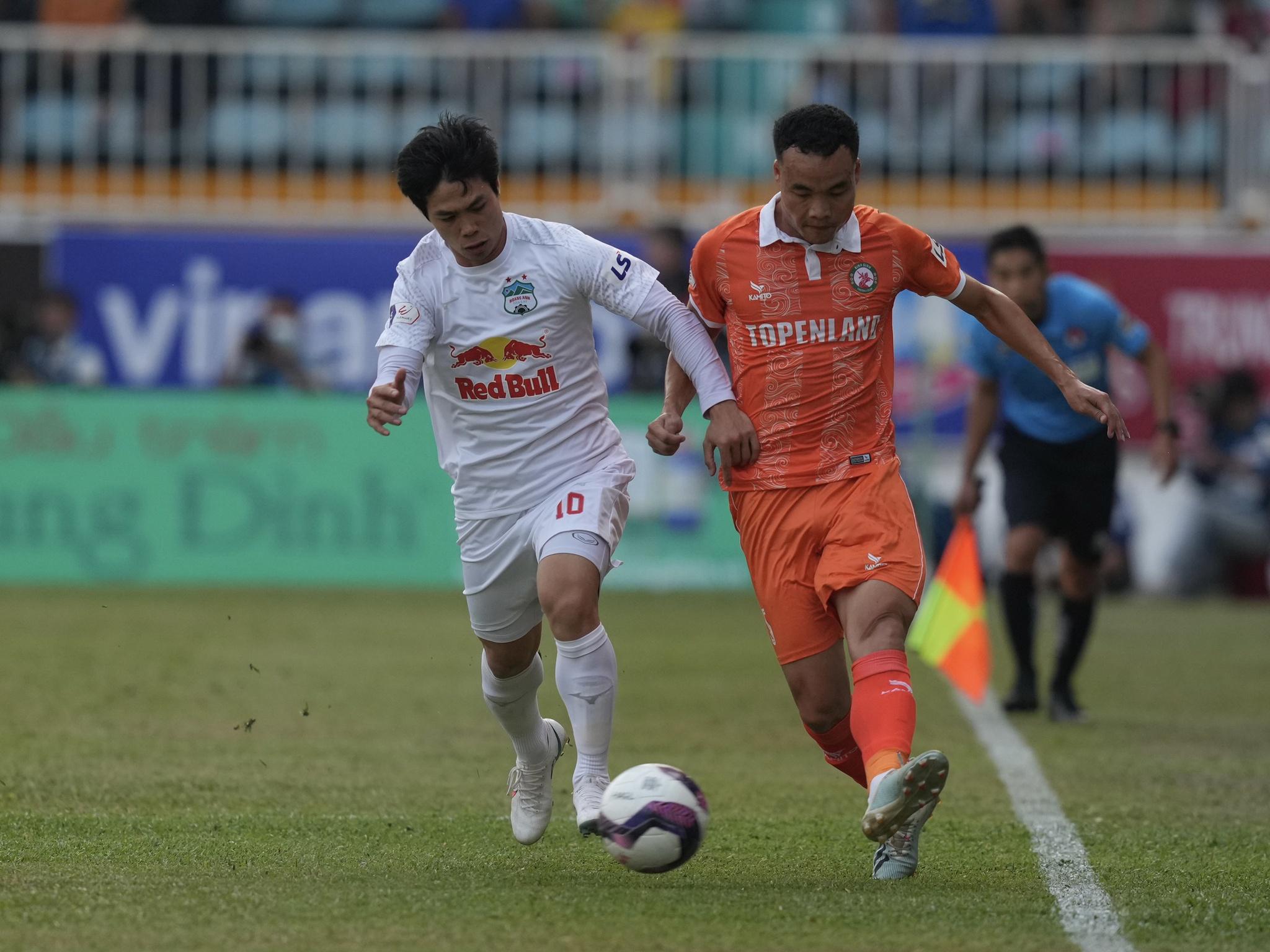 Kết quả bóng đá HAGL 2-1 CLB Bình Định: Công Phượng im lặng, Văn Toàn lên tiếng! - ảnh 6