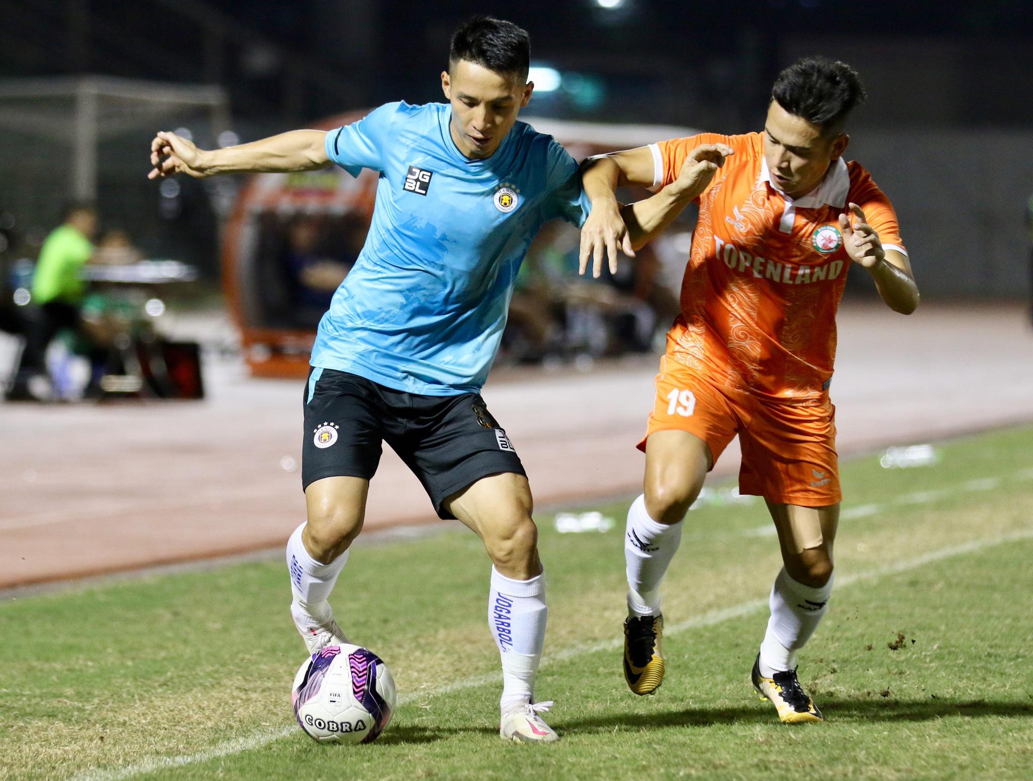 Văn Quyết hỏng phạt đền, dàn sao Hà Nội FC suýt 'chết' trước tân binh Bình Định - ảnh 4