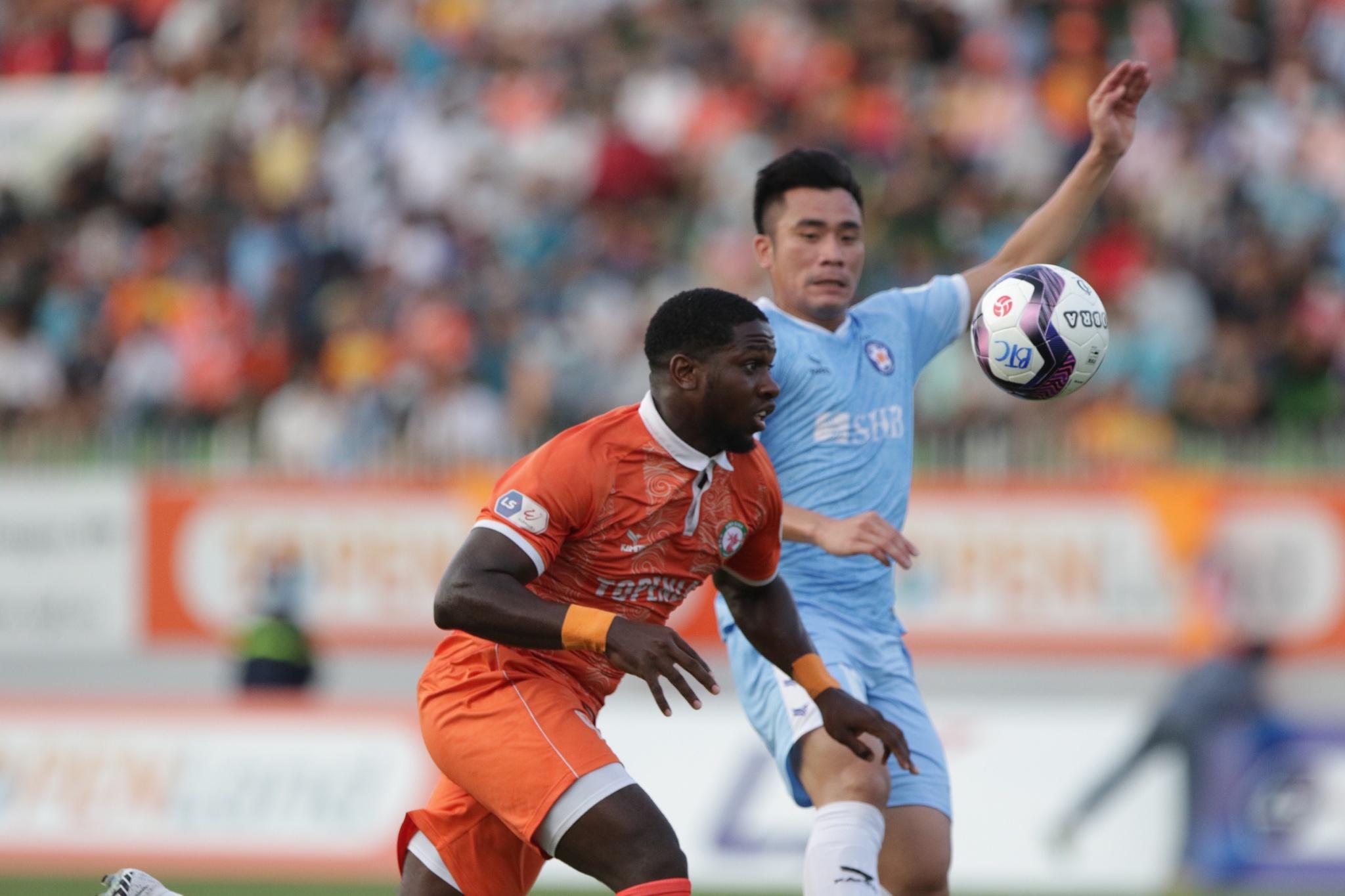 Kết quả bóng đá CLB Bình Định 1-0 CLB Đà Nẵng: Hồ Tấn Tài làm dậy sóng sân Quy Nhơn - ảnh 10