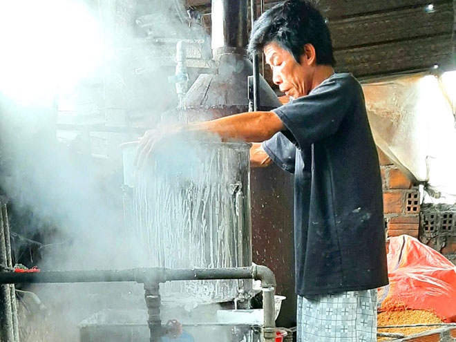 Các làng nghề ở Bình Định tất bật vào vụ tết - ảnh 8
