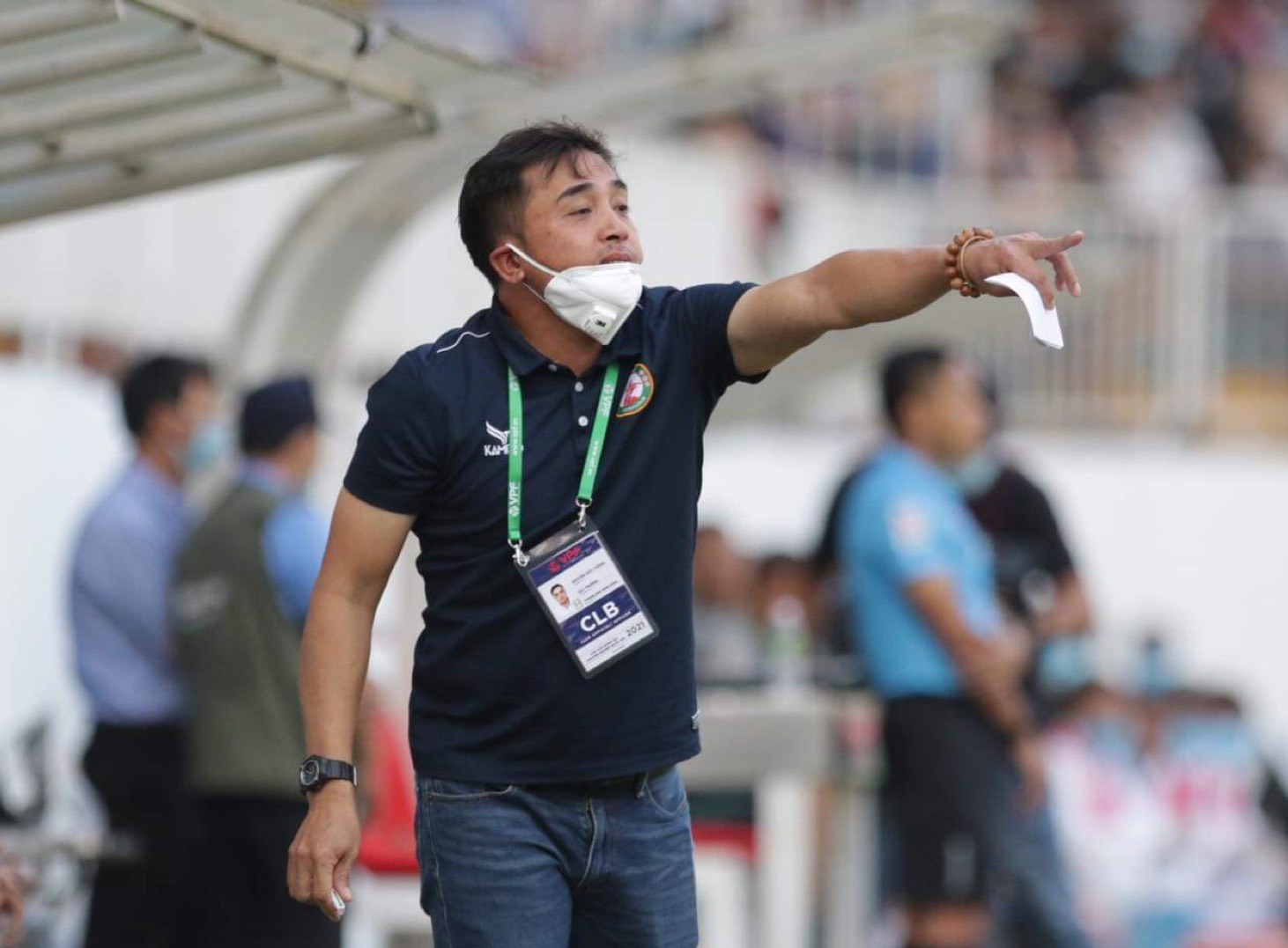 Hồng Lĩnh Hà Tĩnh 1-1 CLB Bình Định: HLV Minh Đức trách trọng tài bù lố giờ - ảnh 2