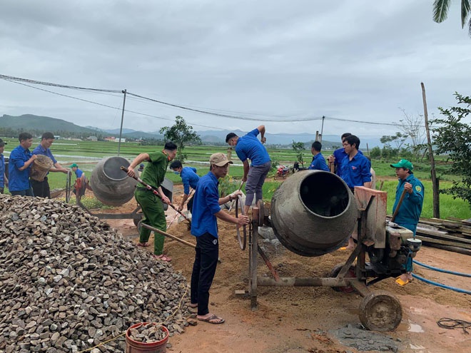 Tỉnh đoàn Bình Định phát động đợt thi đua chào mừng 90 năm ngày thành lập Đoàn  - ảnh 3