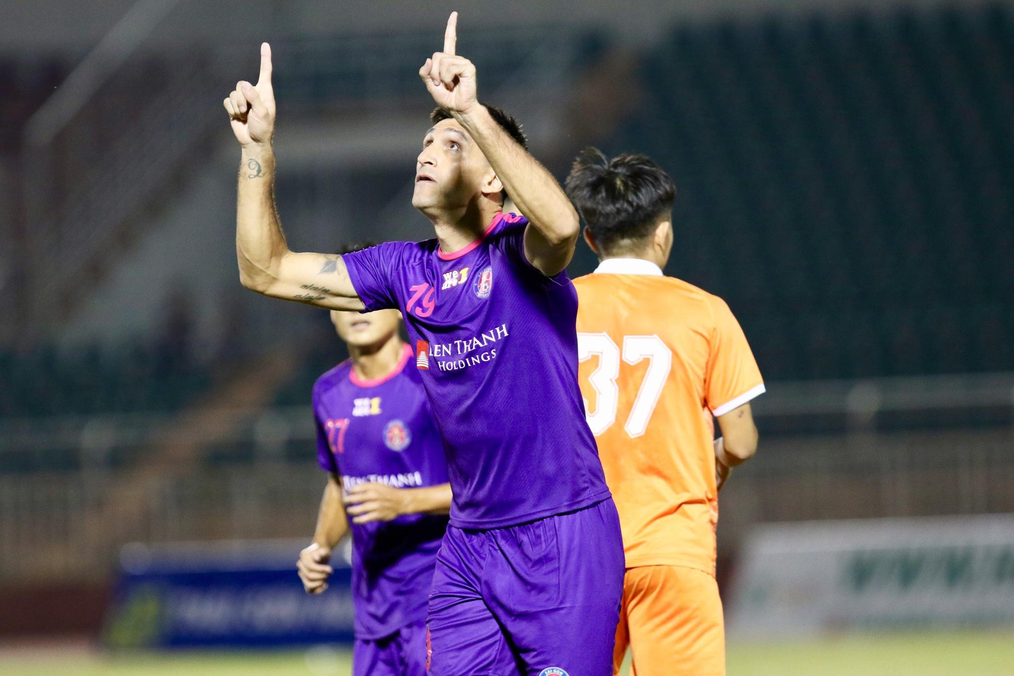 Kết quả giải Tứ hùng: CLB Bình Định nâng cúp trước 'mũi' Sài Gòn FC - ảnh 2