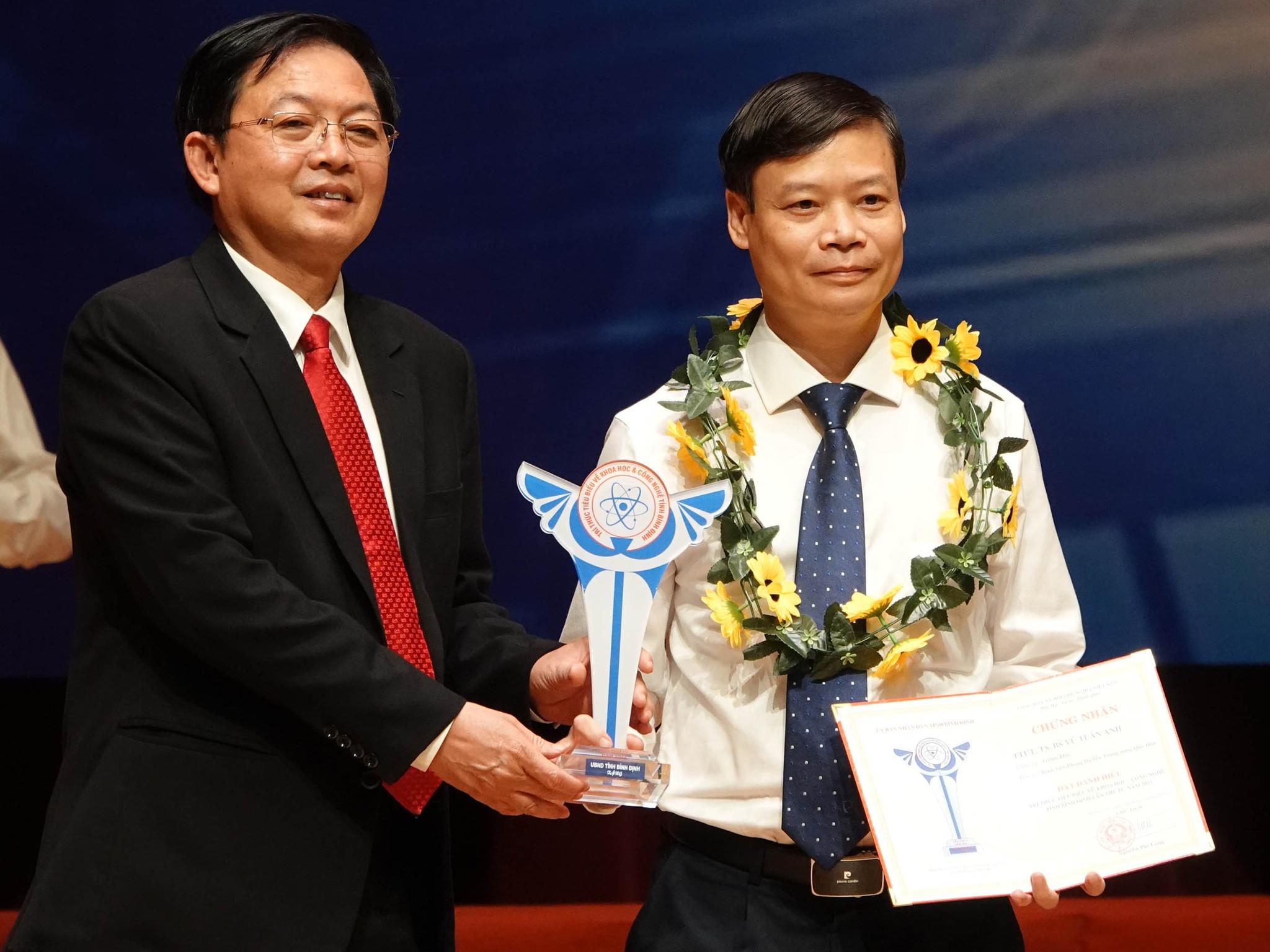 Bình Định: Tôn vinh 59 trí thức tiêu biểu về khoa học và công nghệ - ảnh 2