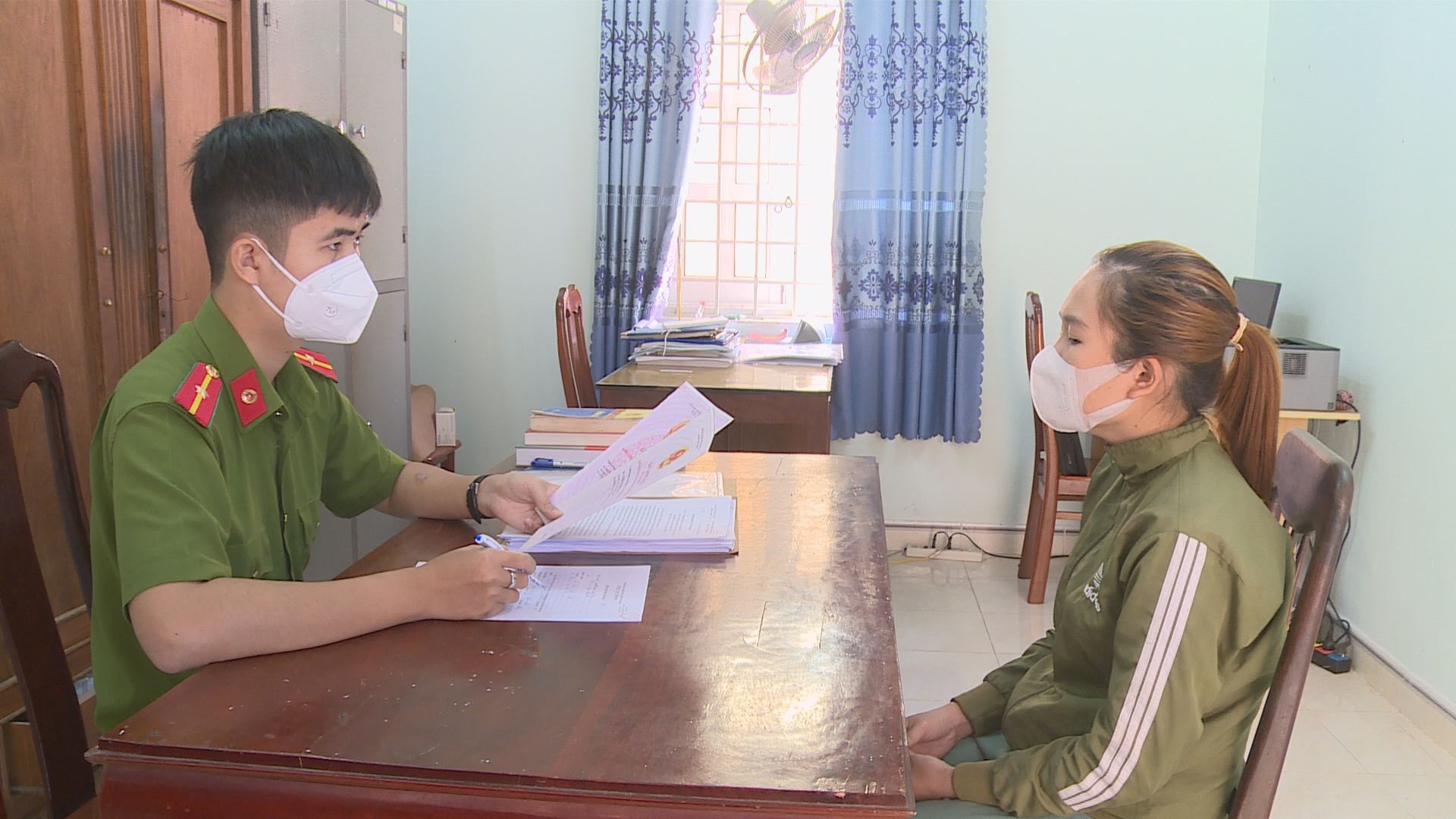Bình Định: Mua sổ đỏ giả rồi mang thế chấp lấy tiền để trả nợ - ảnh 1