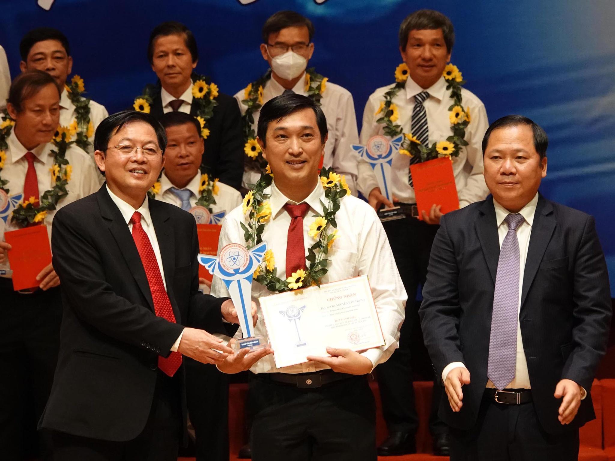 Bình Định: Tôn vinh 59 trí thức tiêu biểu về khoa học và công nghệ - ảnh 3