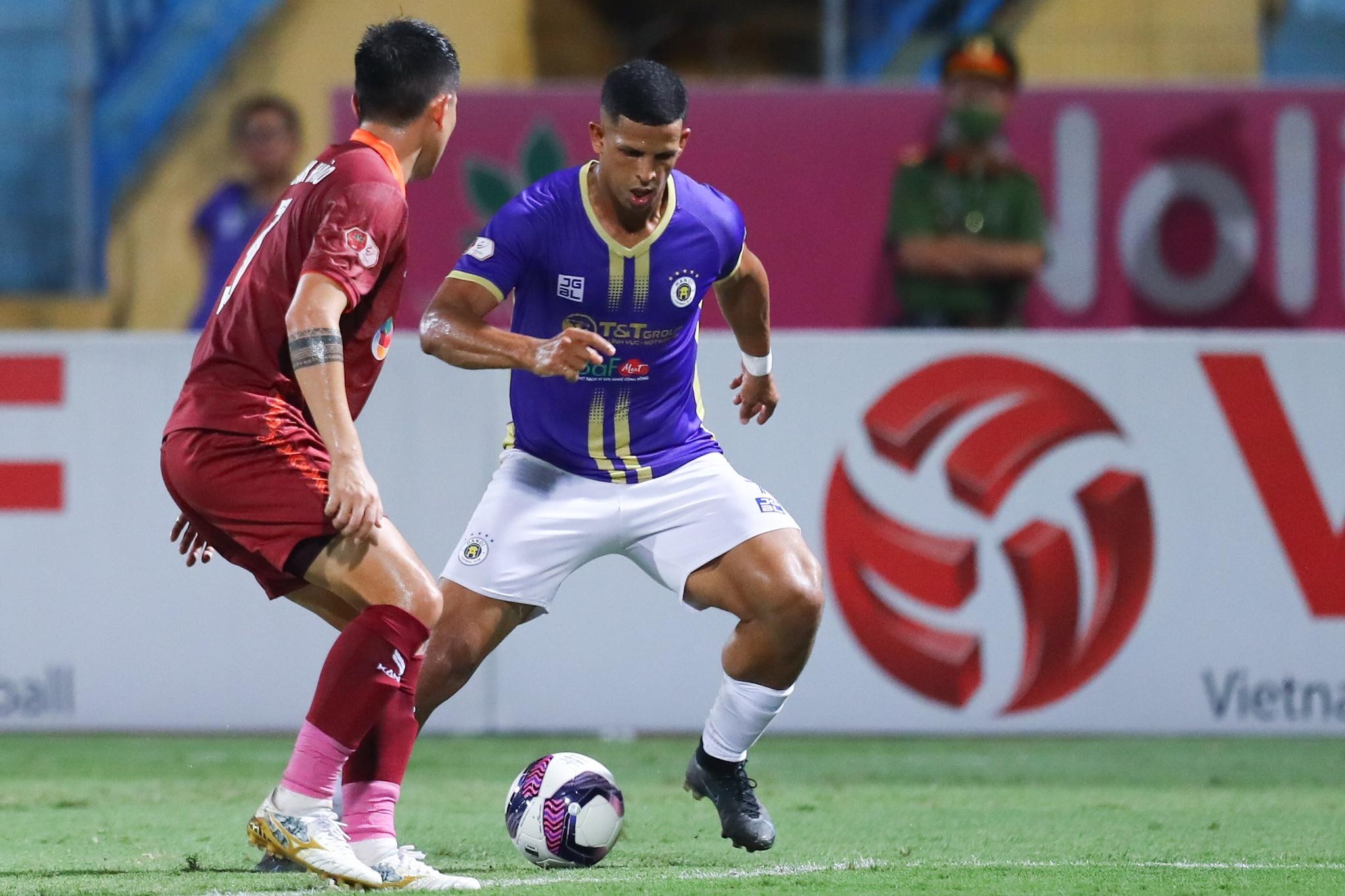 Kết quả Hà Nội FC 0-3 CLB Bình Định: Rafaelson lập hat-trick, Duy Mạnh nhận thẻ đỏ - ảnh 9
