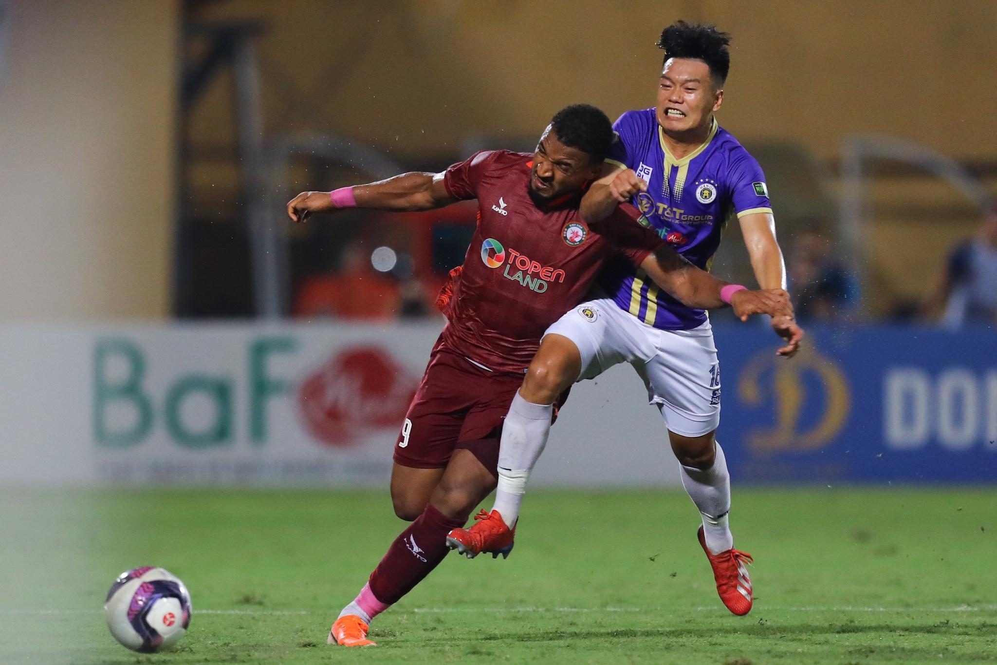 Kết quả Hà Nội FC 0-3 CLB Bình Định: Rafaelson lập hat-trick, Duy Mạnh nhận thẻ đỏ - ảnh 26