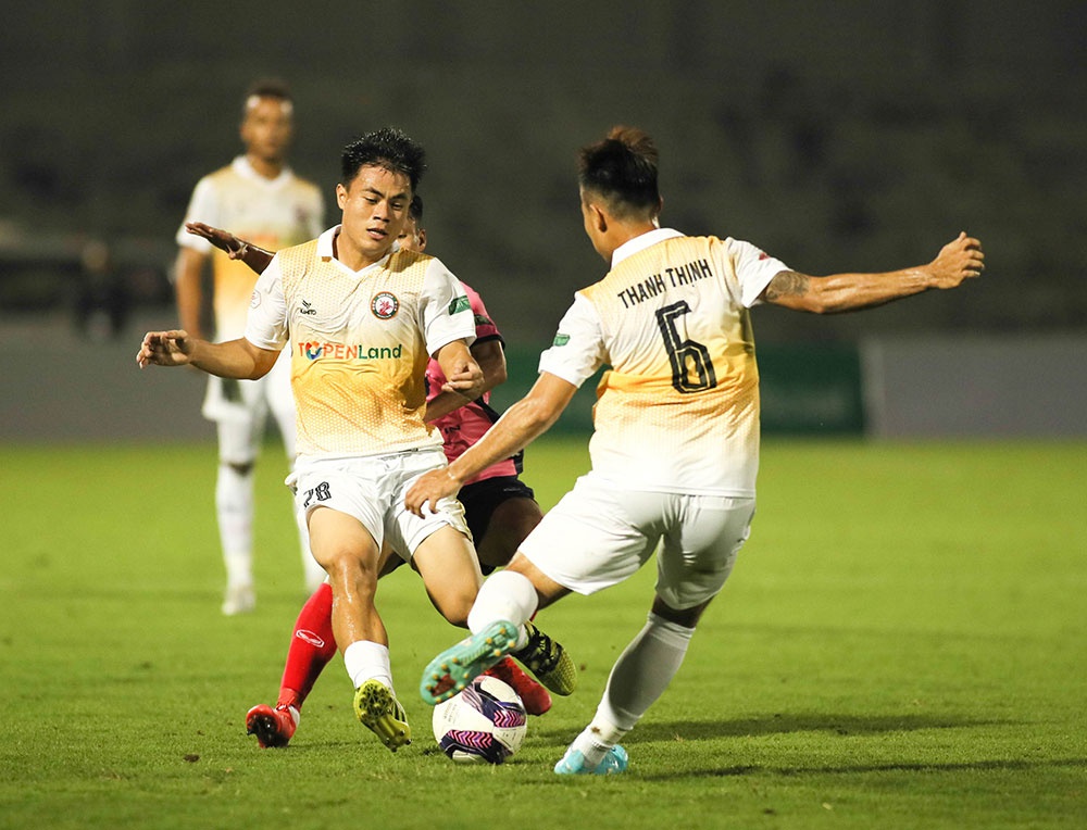 Bình Định lại thắng lớn trong đội hình tiêu biểu vòng 4 V-League - ảnh 10