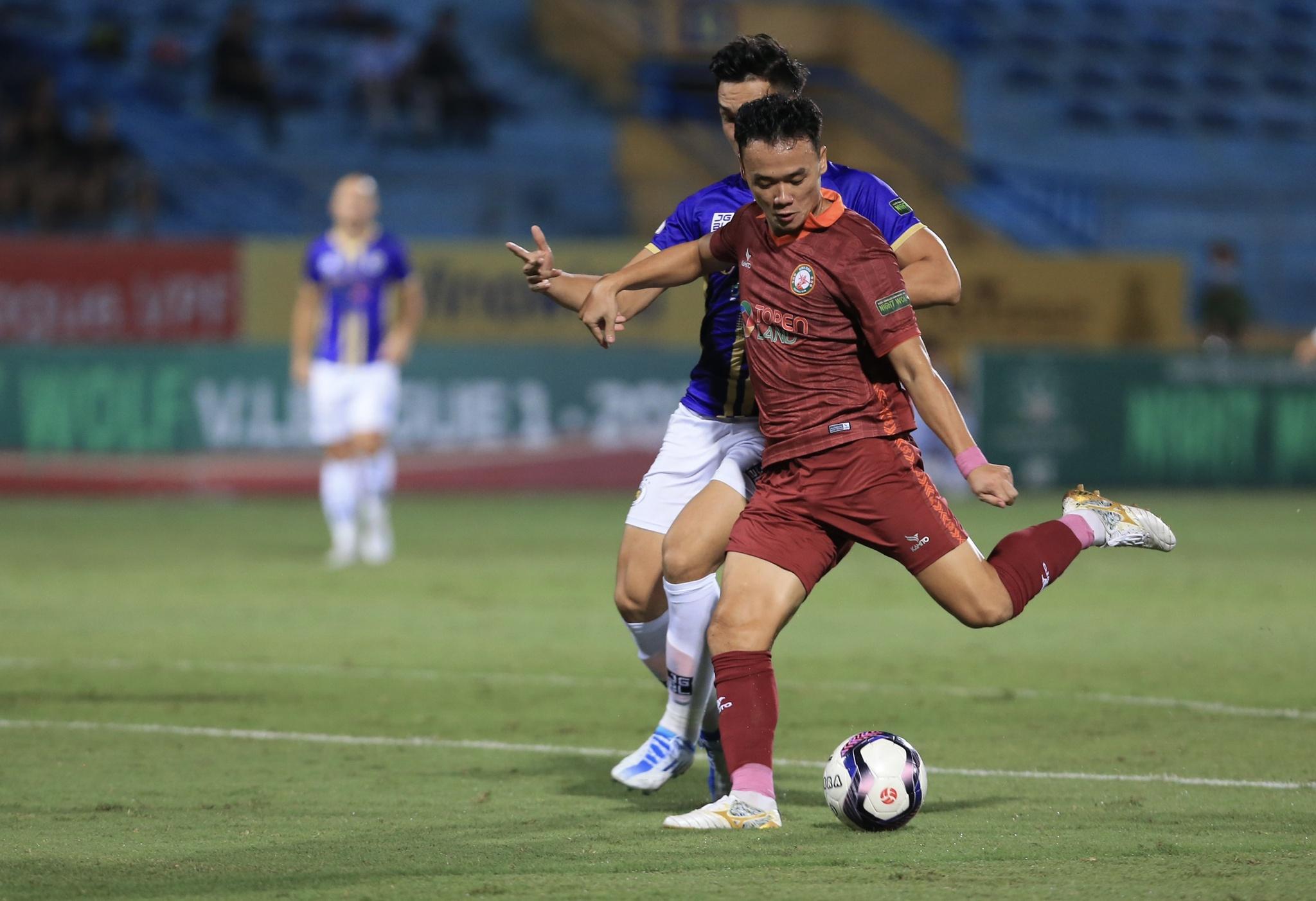 Kết quả Hà Nội FC 0-3 CLB Bình Định: Rafaelson lập hat-trick, Duy Mạnh nhận thẻ đỏ - ảnh 12