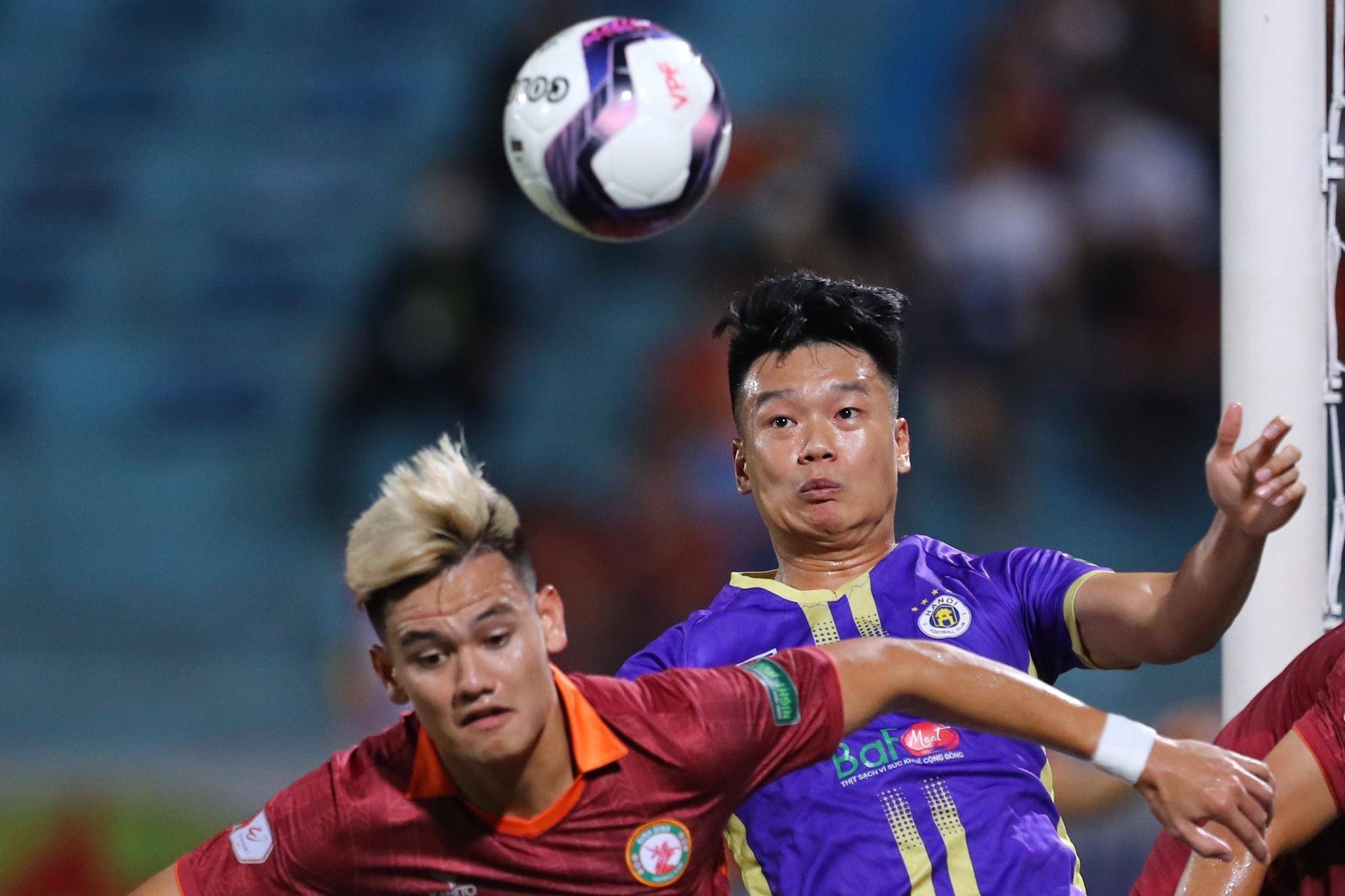 Kết quả Hà Nội FC 0-3 CLB Bình Định: Rafaelson lập hat-trick, Duy Mạnh nhận thẻ đỏ - ảnh 10
