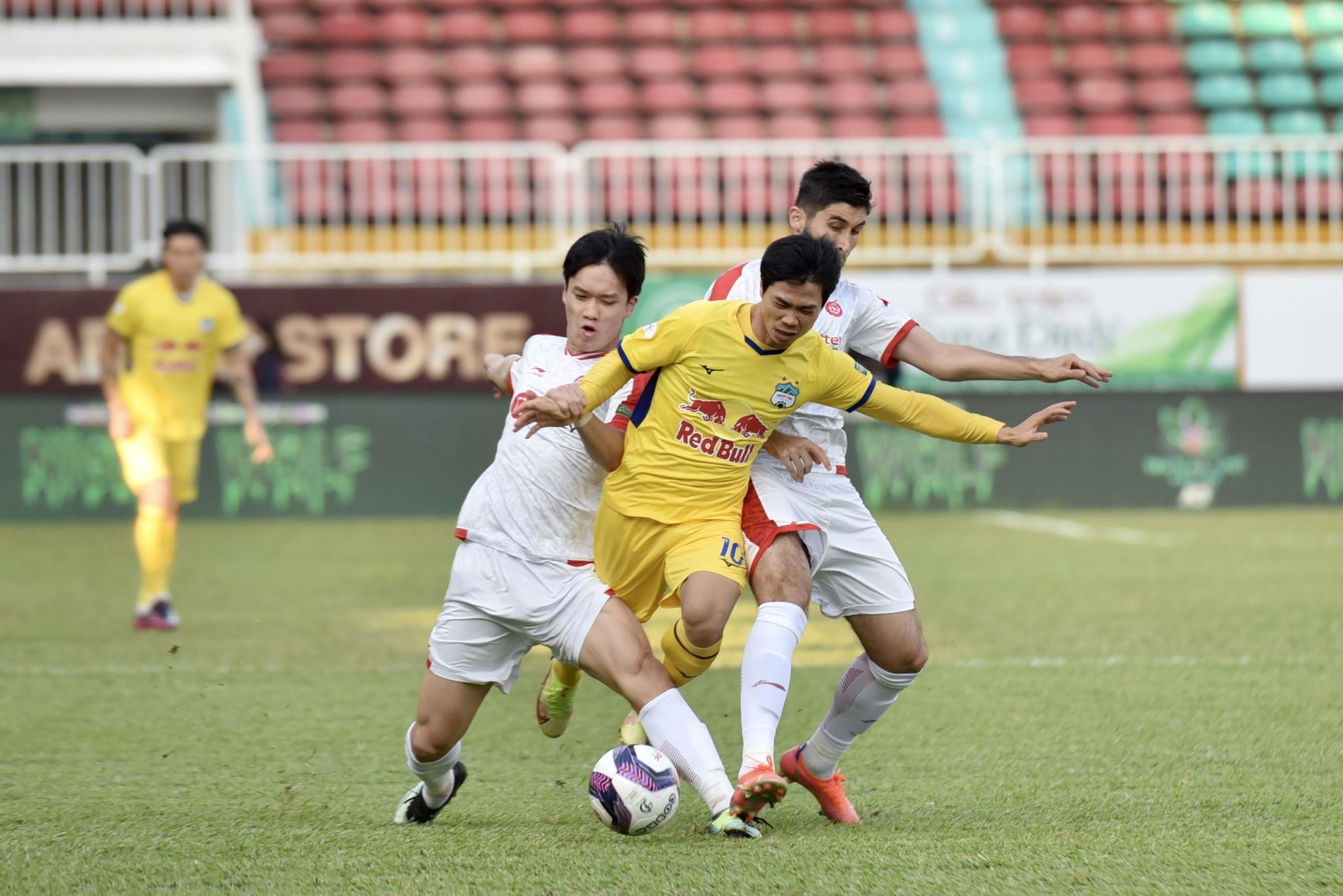 Bình Định lại thắng lớn trong đội hình tiêu biểu vòng 4 V-League - ảnh 5
