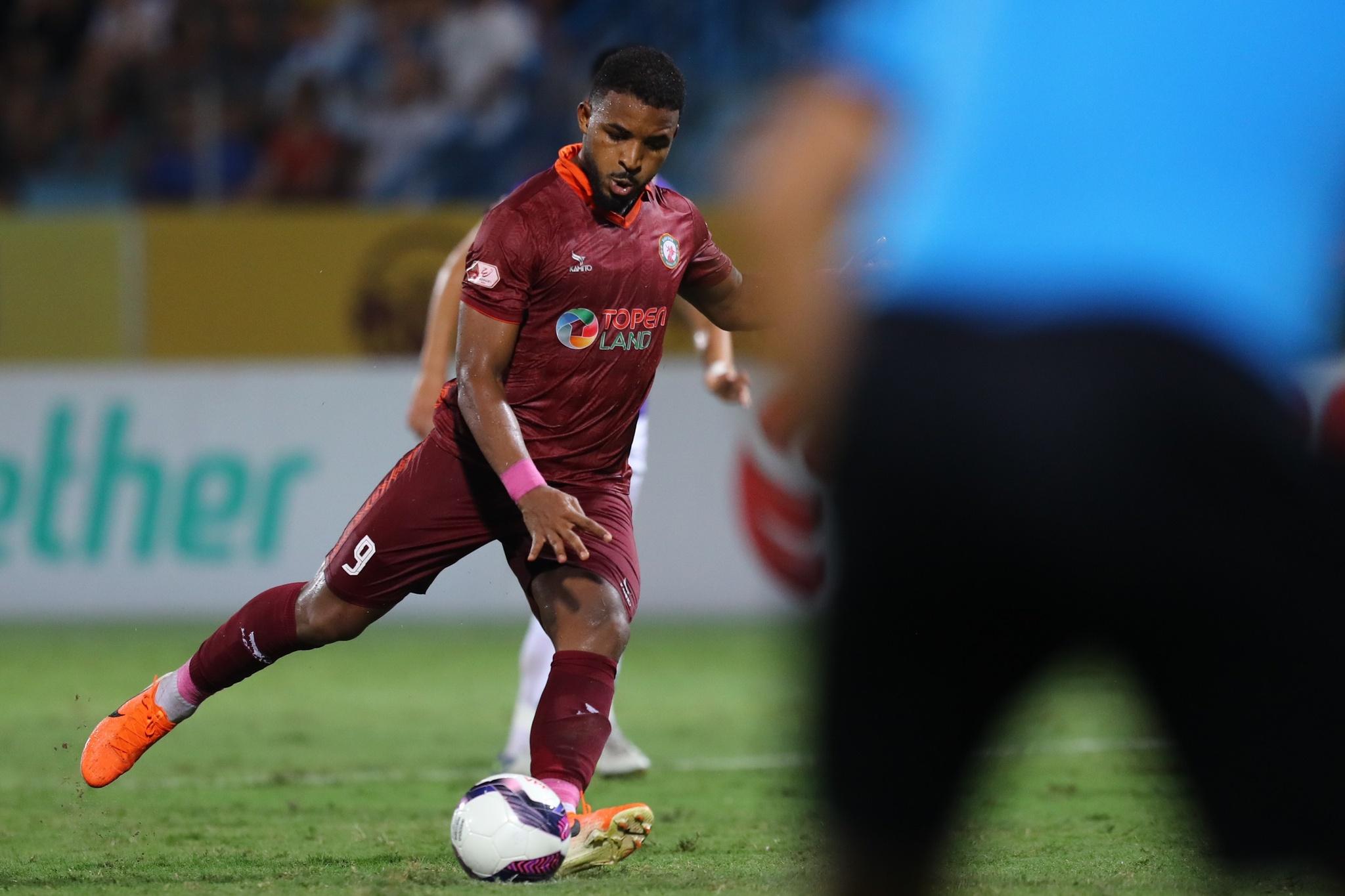 Kết quả Hà Nội FC 0-3 CLB Bình Định: Rafaelson lập hat-trick, Duy Mạnh nhận thẻ đỏ - ảnh 27