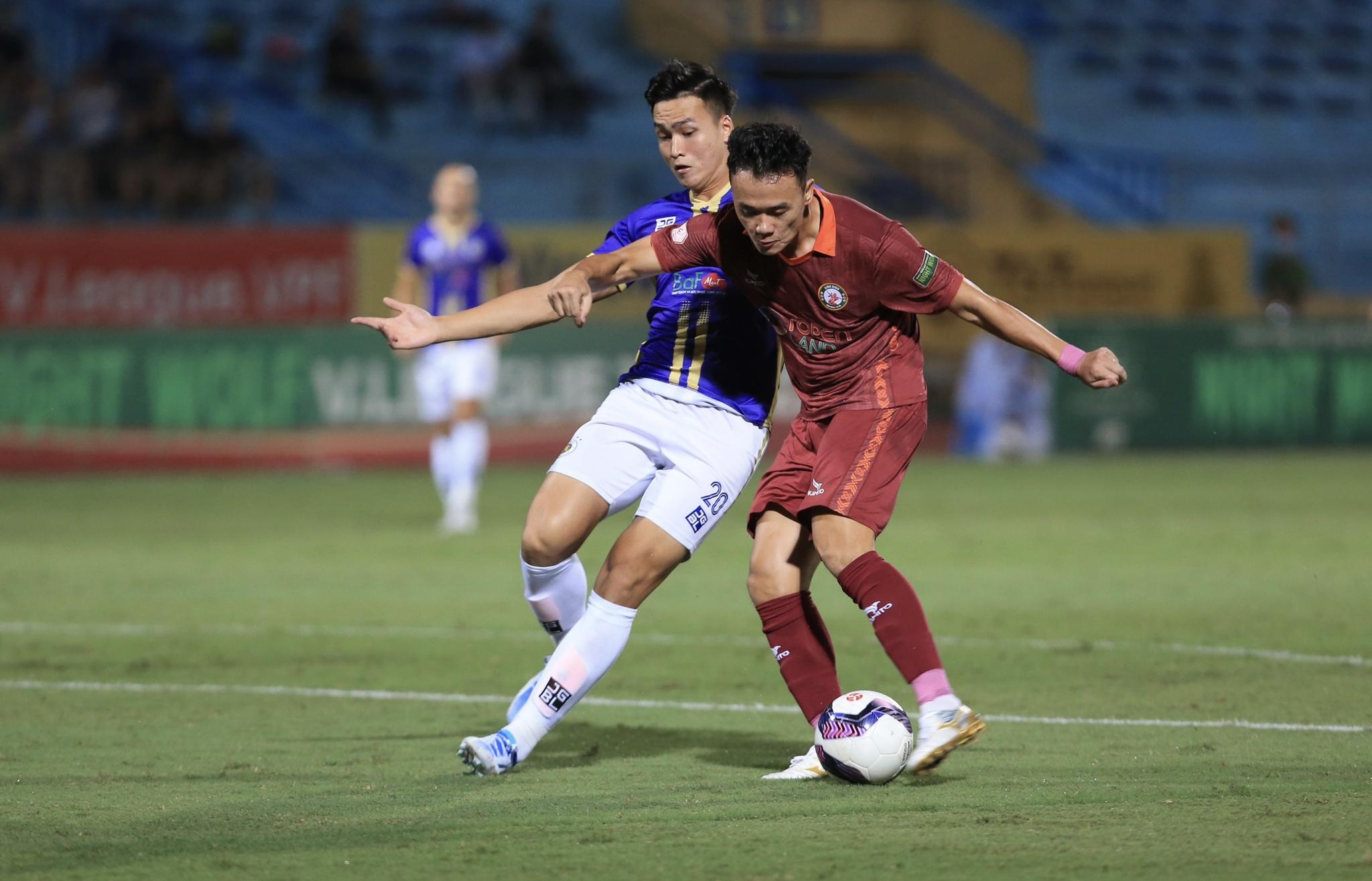 Kết quả Hà Nội FC 0-3 CLB Bình Định: Rafaelson lập hat-trick, Duy Mạnh nhận thẻ đỏ - ảnh 11