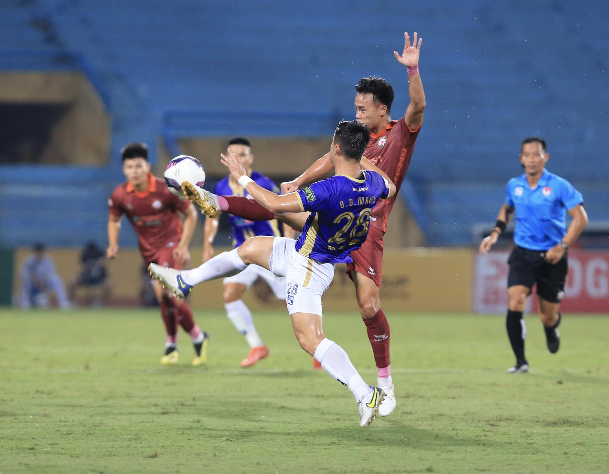 Kết quả Hà Nội FC 0-3 CLB Bình Định: Rafaelson lập hat-trick, Duy Mạnh nhận thẻ đỏ - ảnh 16