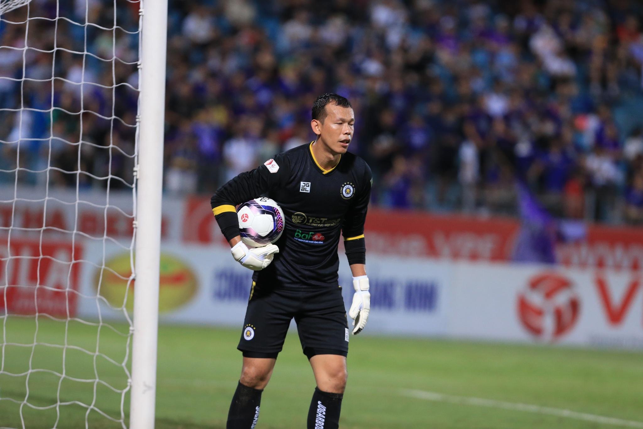 Kết quả Hà Nội FC 0-3 CLB Bình Định: Rafaelson lập hat-trick, Duy Mạnh nhận thẻ đỏ - ảnh 23