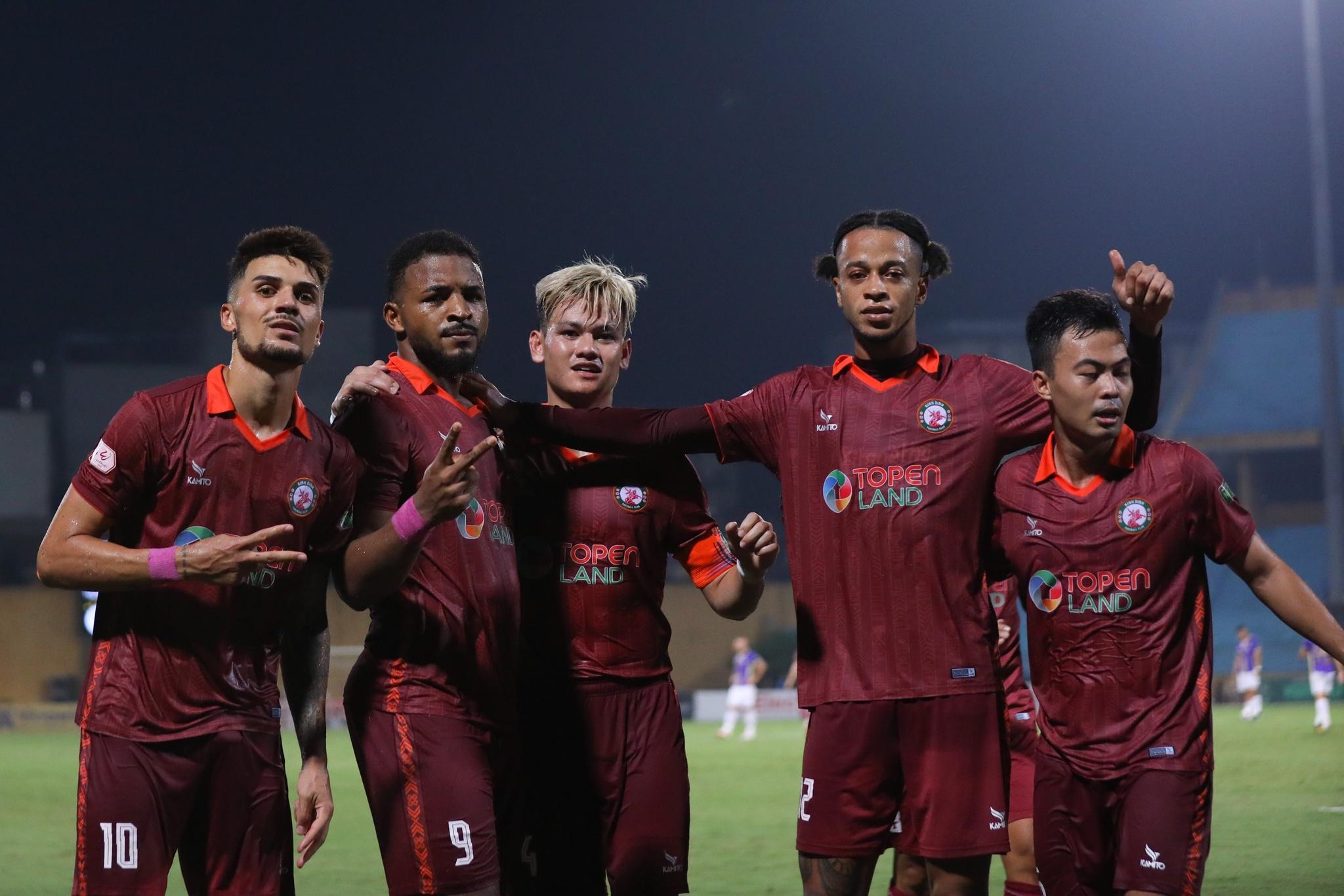 Kết quả Hà Nội FC 0-3 CLB Bình Định: Rafaelson lập hat-trick, Duy Mạnh nhận thẻ đỏ - ảnh 33