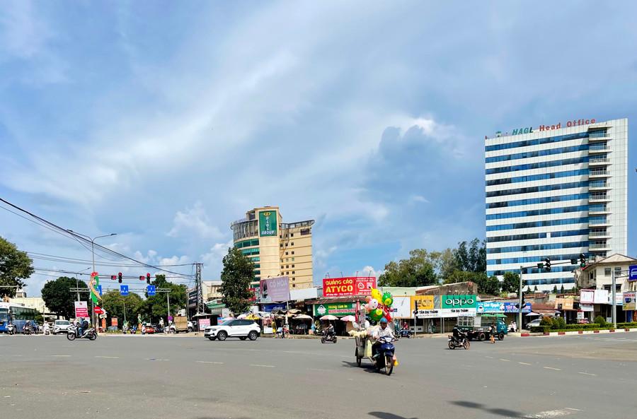 Dự án cải tạo nút giao thông Phù Đổng nằm trên địa bàn phường Pleiku được UBND tỉnh Gia Lai (cũ) phê duyệt với tổng mức đầu tư 120 tỷ đồng. Ảnh: V.T phu-dong.jpg