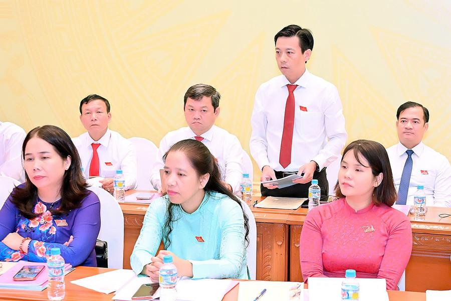 Phó Giám đốc Sở Tài chính Đỗ Việt Hưng nêu ý kiến. Ảnh: Đức Thụy doviethung.jpg