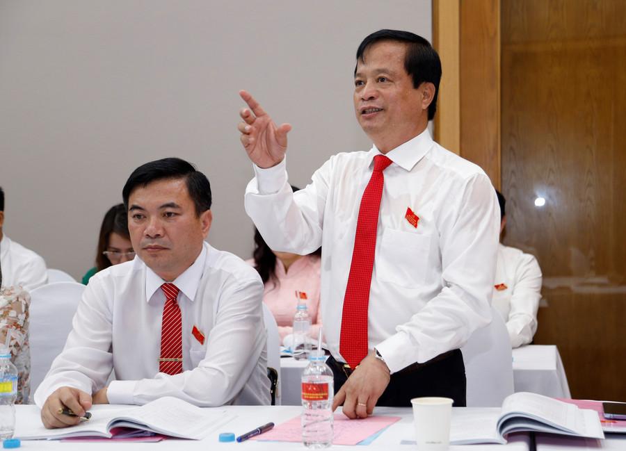 Phó Chủ tịch Thường trực UBND tỉnh Nguyễn Tuấn Thanh phát biểu, giải trình thêm các đề xuất, kiến nghị của đại biểu. Ảnh: H.P 8.jpg