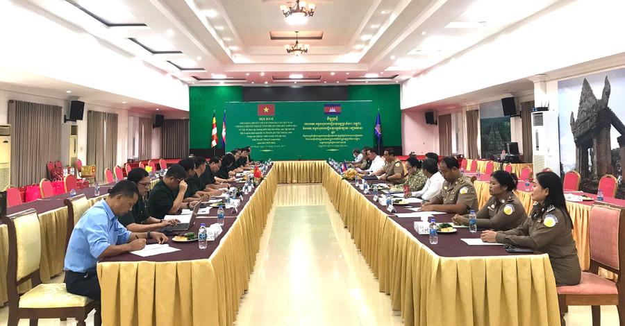 Quang cảnh cuộc hội đàm. Ảnh: Đoàn Bình z7146685435913-46ff1bd6309a2a465d54dcec282cfda8.jpg