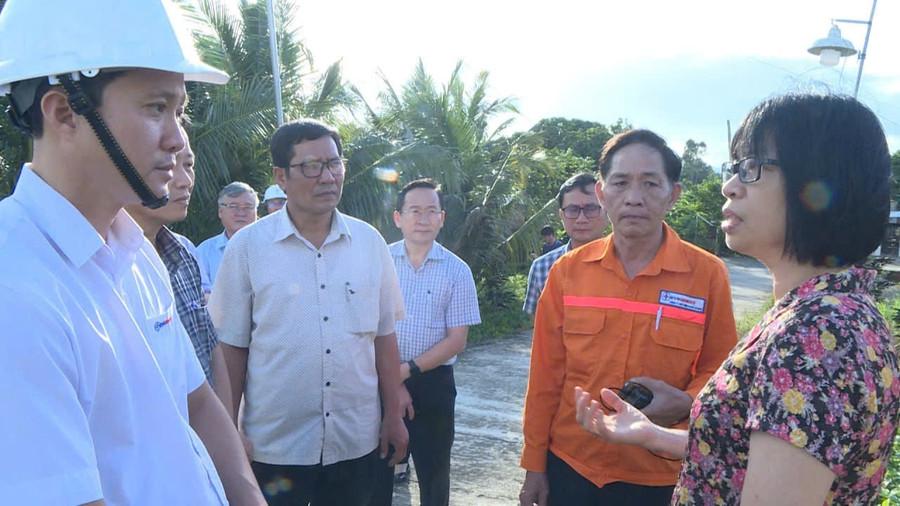 Đồng chí Phó Chủ tịch UBND tỉnh Nguyễn Thị Thanh Lịch chỉ đạo tại các điểm xung yếu có nguy cơ ngập lụt. Ảnh: Minh Trung dong-chi-pho-chu-tich-nguyen-thi-thanh-lich-chi-dao-tai-cac-diem-xung-yeu-co-nguy-co-ngap-lut.jpg