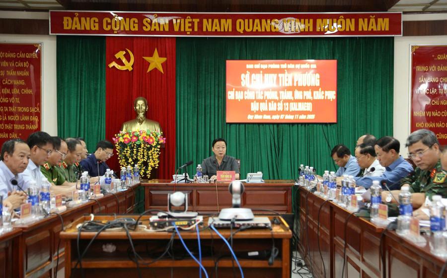 Quang cảnh cuộc họp. Ảnh: H.P khac-phuc-hau-qua-bao-so-13-3.jpg