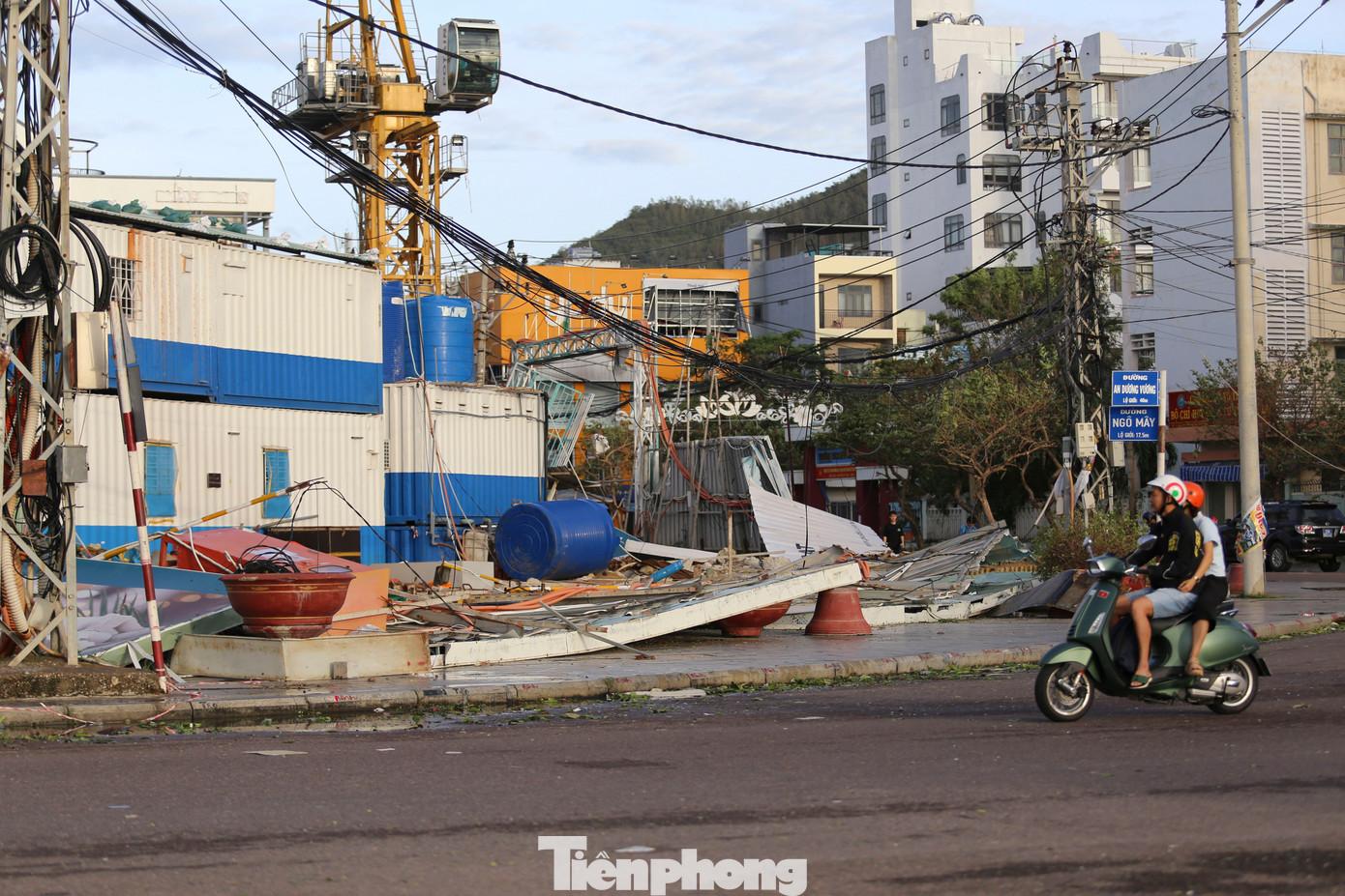 Khung tôn quây tại một công trình dự án bị đổ sập. Ảnh: Trương Định. tp-24.jpg