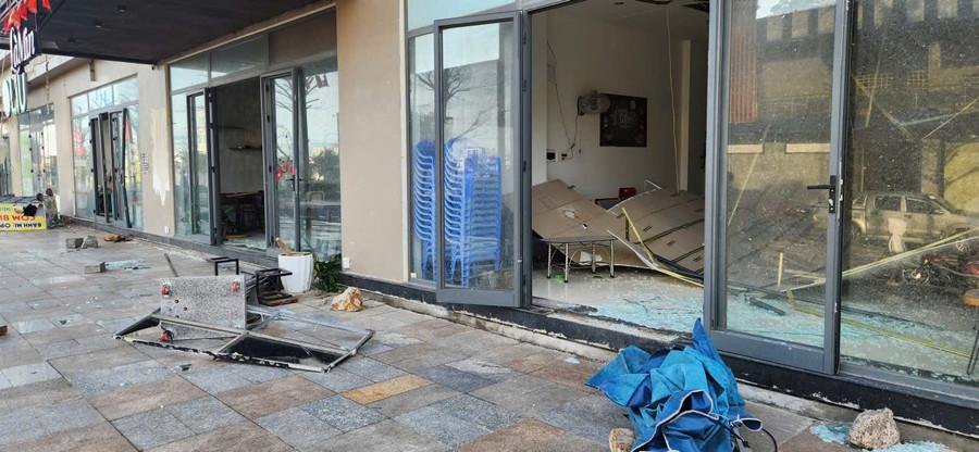 Cảnh ngổn ngang sau bão số 13 ở khu vực Quy Nhơn. Ảnh: L.V.D 1124970898748071453.jpg