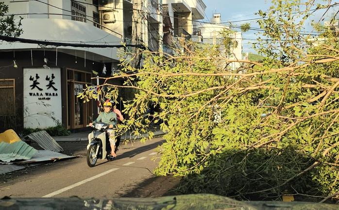 Thiệt hại nặng nề sau Bão số 13 tại gia Lai , người dân khốn khó - Ảnh 4.