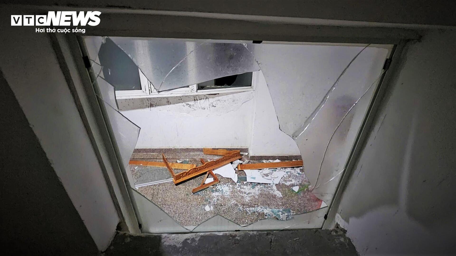 Gia Lai tan hoang sau bão Kalmaegi: Nhà tốc mái đổ sập, cây bật gốc hàng loạt - 5