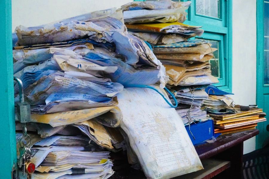 Nước lũ lên quá nhanh khiến nhiều phòng học, thiết bị, tài liệu của Trường Tiểu học Ngô Quyền (phường Quy Nhơn Bắc) bị nhấn chìm. Ảnh: T.D z7251122816151-db83adf8e4c7cfd31516824a6f0e485e.jpg