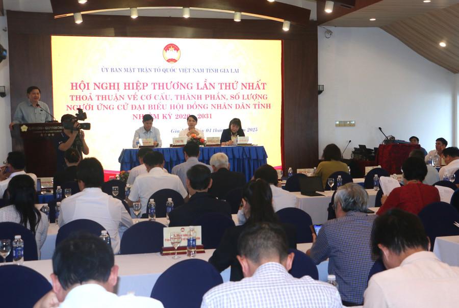 Quang cảnh hội nghị. Ảnh: Quang Tấn quang-canh-hoi-nghi-hiep-thuong-lan-thu-nhat-de-co-cau-thanh-phan-so-luong-nguoi-cua-cac-co-quan-to-chuc-don-vi-gioi-thieu-ung-cu-dai-bieu-hdnd-tinh-khoa-xiii-nhiem-ky-2026-2031-anh-quang-tan.jpg