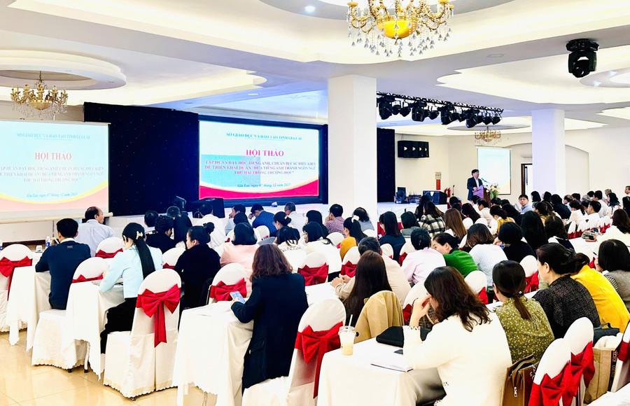 Quang cảnh hội nghị tập huấn. Ảnh: T.D hon-300-can-bo-giao-vien-tap-huan-nang-cao-hieu-qua-day-va-hoc-tieng-anh.jpg