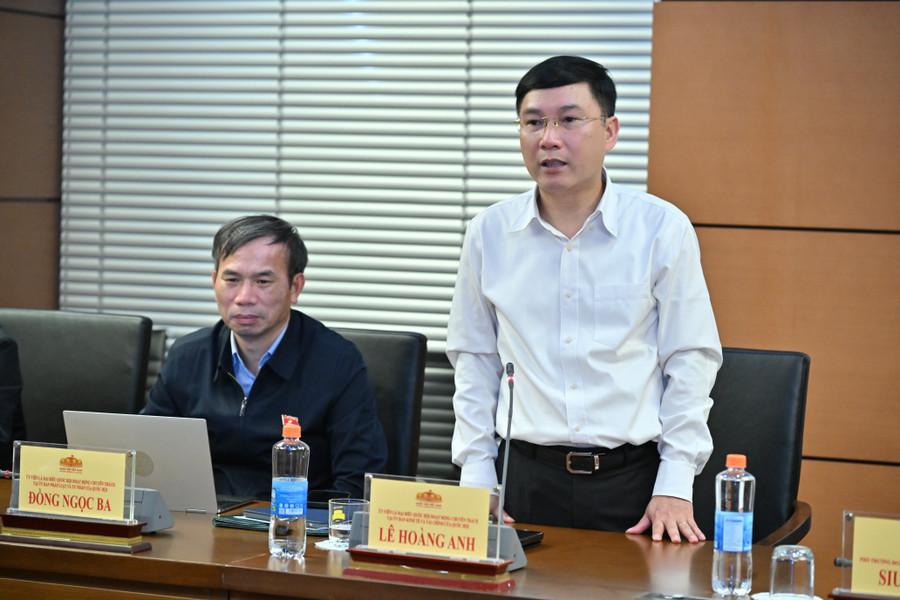 Đại biểu Lê Hoàng Anh phát biểu ý kiến tại hội nghị. Ảnh: Đoàn ĐBQH tỉnh doan-dbqh-tinh-gia-lai-tong-ket-hoat-dong-nhiem-ky-2021-2026-4.jpg