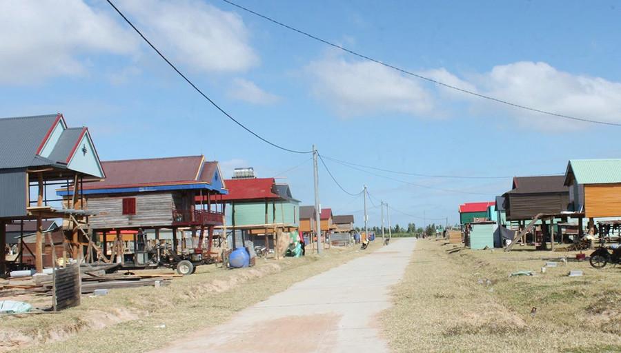 khu-tai-dinh-cu-danh-cho-160-ho-dan-chu-yeu-la-dong-bao-dan-toc-thieu-so-thuoc-cac-thon-1-2-va-3-cua-xa-po-to.jpg