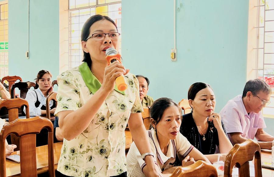 Cử tri Vương Thị Kiều (xã Ia Nan) nêu những kiến nghị tại hội nghị tiếp xúc cử tri. Ảnh: Huy Toàn cu-tri-vuong-thi-kieu-xa-ia-nan-neu-nhung-kien-tri-tai-hoi-nghi-tiep-xuc-cu-tri-anh-huy-toan.jpg