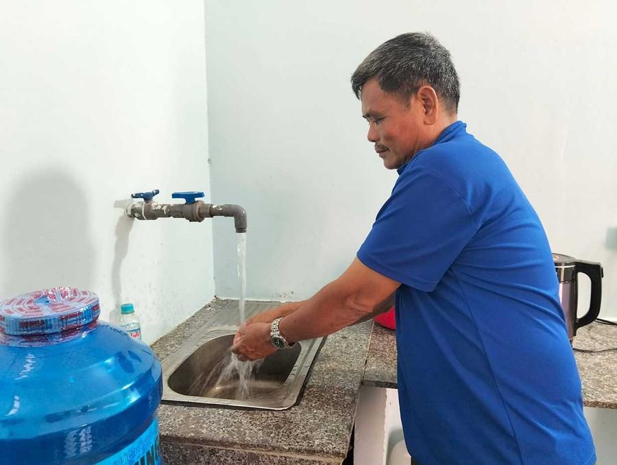 Mở rộng mạng lưới cấp nước sạch sinh hoạt là một trong những nhiệm vụ trọng tâm của xã Ân Hảo nhằm hoàn thiện tiêu chí và sớm đạt chuẩn xã nông thôn mới nâng cao. Ảnh: Trọng Lợi Mở rộng mạng lưới cấp nước sạch sinh hoạt là một trong những nhiệm vụ trọng tâm của xã Ân Hảo nhằm hoàn thiện tiêu chí và sớm đạt chuẩn xã nông thôn mới nâng cao. Ảnh: Trọng Lợi