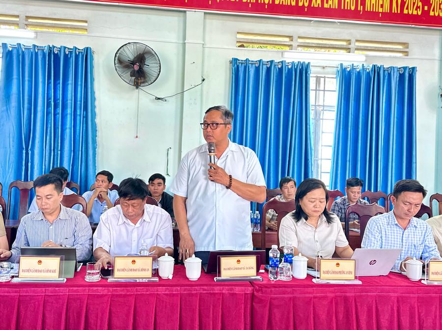 Đại diện lãnh đạo các địa phương báo cáo tình hình triển khai công tác bồi thường GPMB thực hiện Dự án đường bộ cao tốc Quy Nhơn - Pleiku. Ảnh: Hà Duy dai-dien-lanh-dao-cac-dia-phuong-bao-cao-cong-tac-boi-thuong-giai-phong-mat-bang-da-cao-toc-quy-nhon-pleiku.jpg