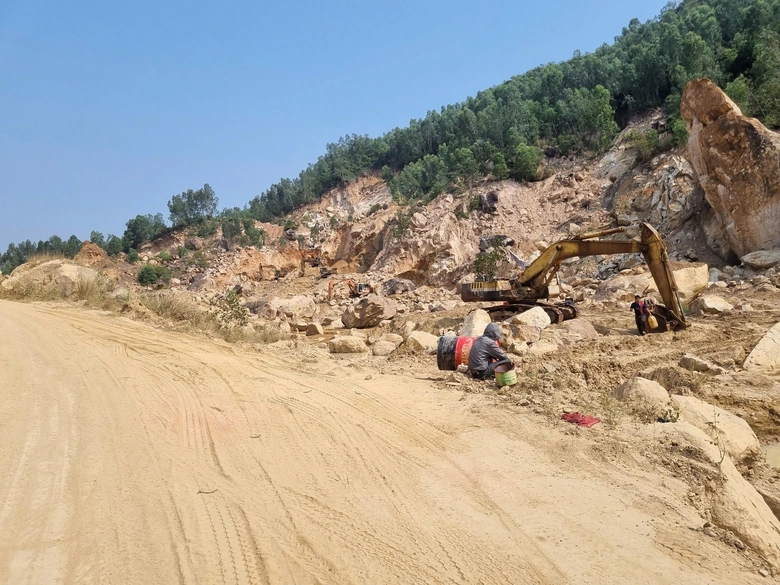 Gia Lai: Nghiêm cấm cấp xã buông lỏng quản lý khoáng sản- Ảnh 1.