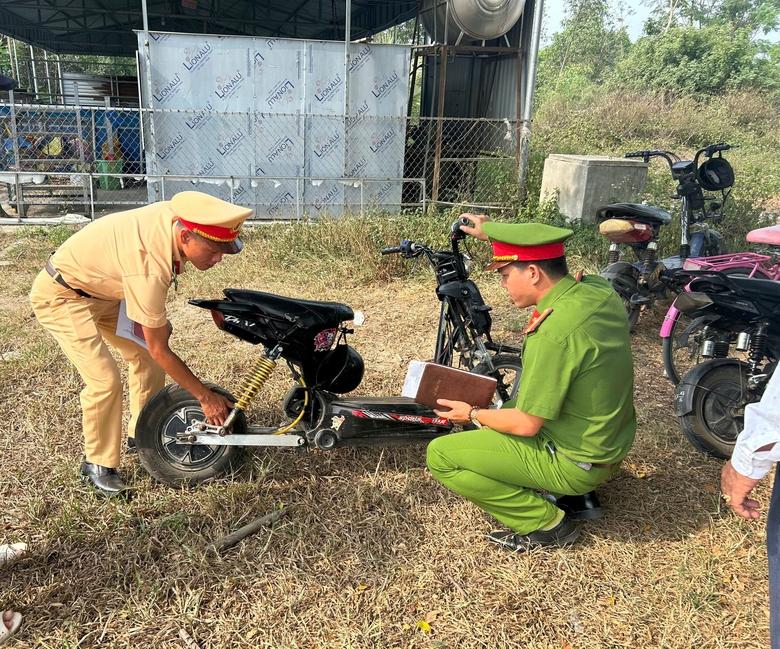 Gia Lai: Quyết liệt xử lý học sinh đi xe độ chế- Ảnh 1.